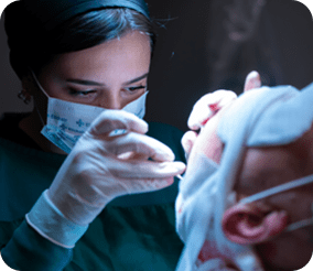 اختيار بصيلات الشعر بعناية للحصول على أفضل نتيجة لزراعة الشعر